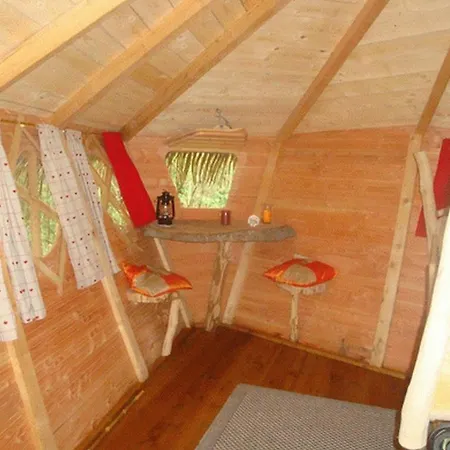 Bed & Breakfast Roulotte Cabane D'embranchard *