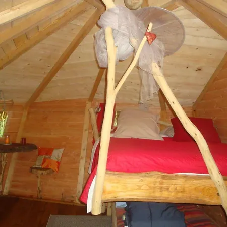 Roulotte Cabane D'embranchard * Longue-Jumelles